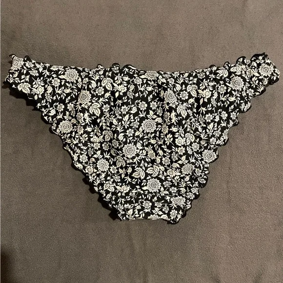 xhilaration black and white frilled swim bottom - large - Picture 2 of 3